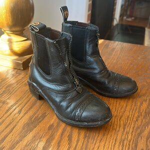 Kids size 12 Ariat zip up paddock boots
